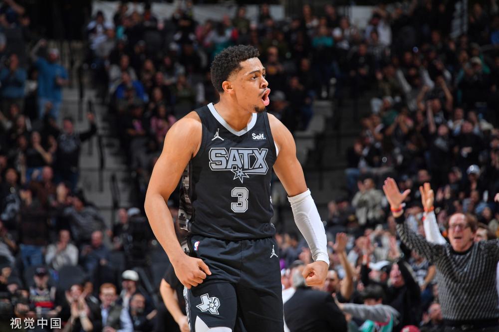 随后以一个 随后以一个